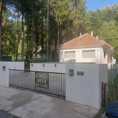Apartmani Grza Paraćin Buitenkant foto