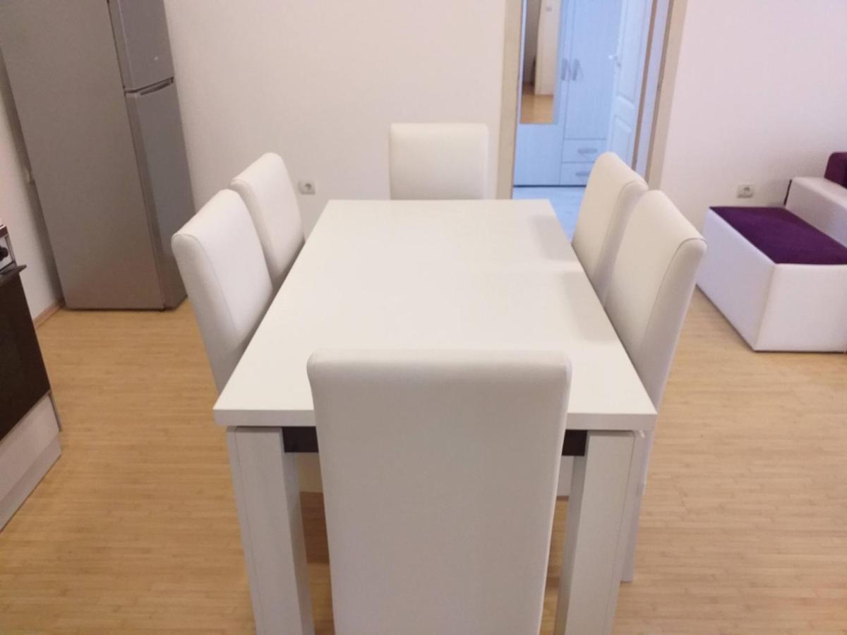 Apartmani Grza Paraćin Buitenkant foto