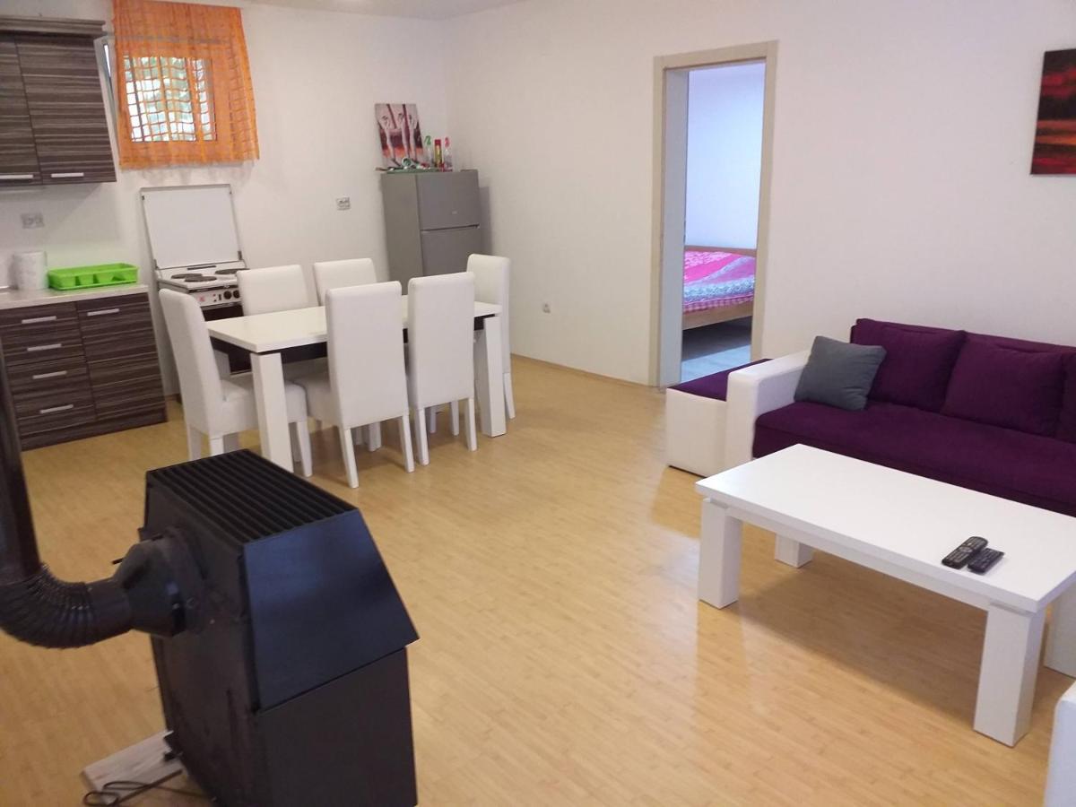 Apartmani Grza Paraćin Buitenkant foto