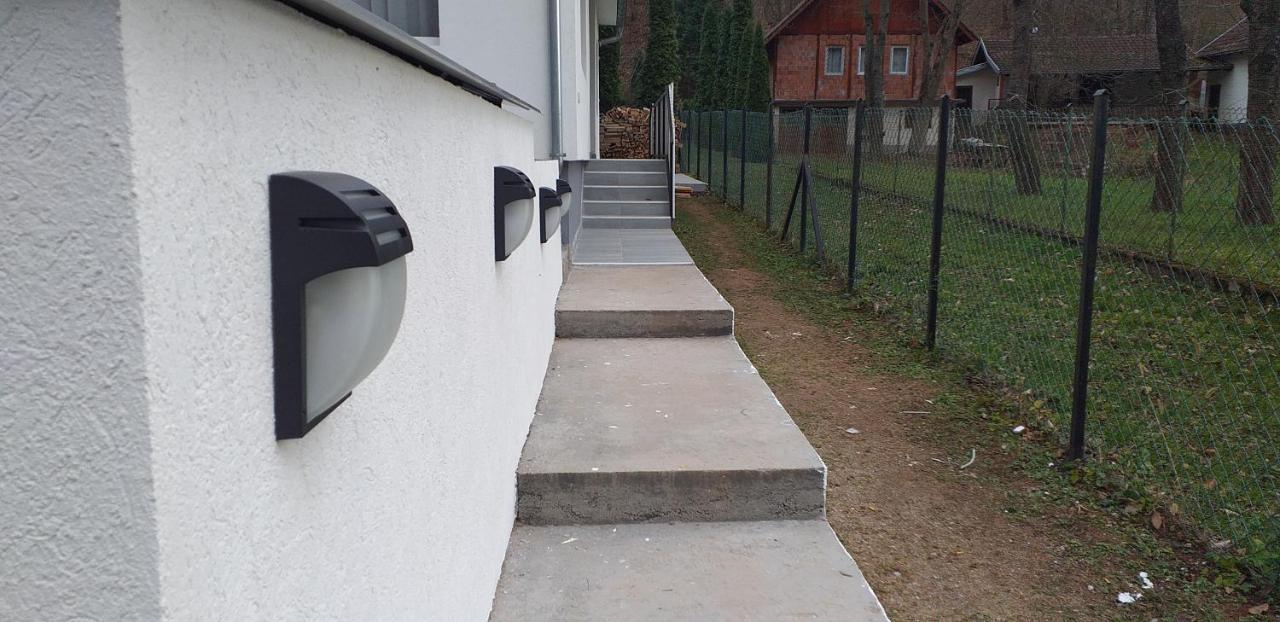 Apartmani Grza Paraćin Buitenkant foto