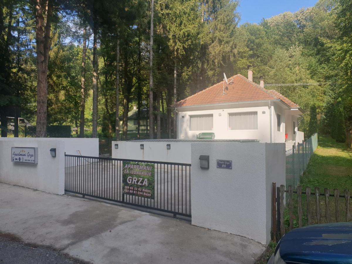 Apartmani Grza Paraćin Buitenkant foto