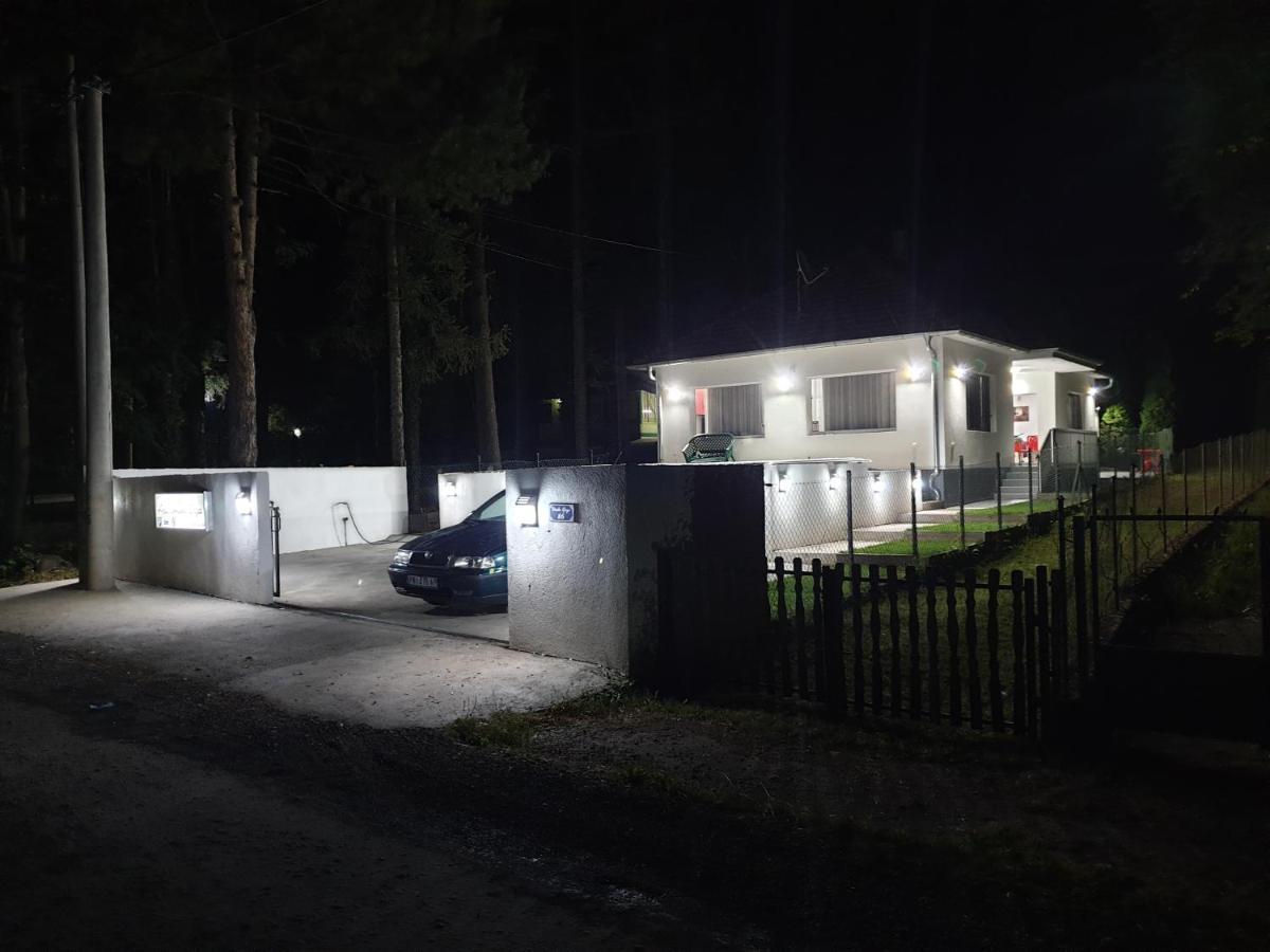 Apartmani Grza Paraćin Buitenkant foto